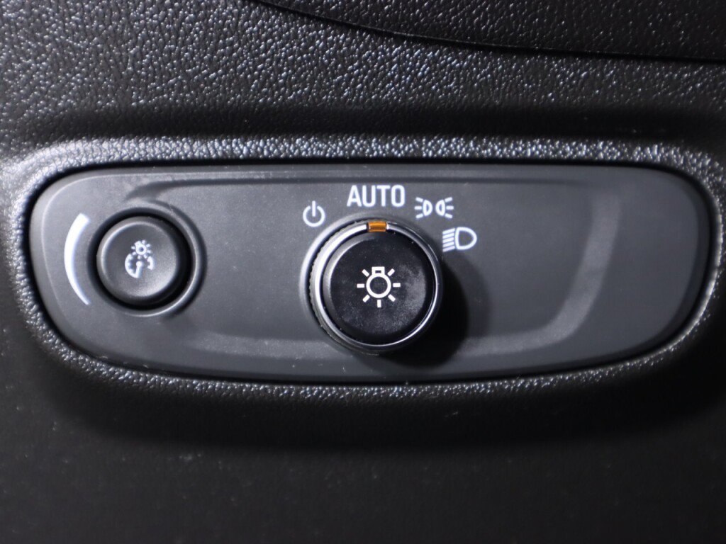 Used 2020 Chevrolet Equinox LT AWD/4WD image 10