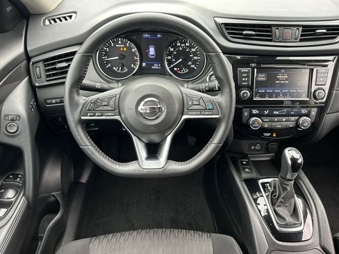 Certified 2019 Nissan Rogue SV w/ Premium Package image 14