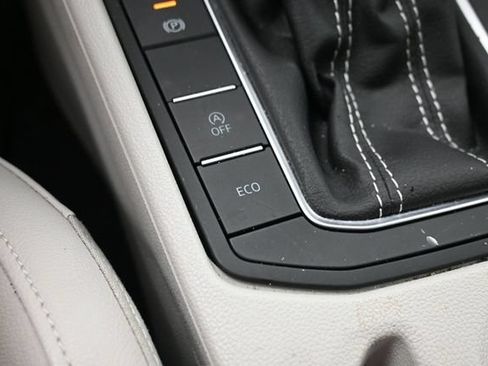Used 2024 Volkswagen Jetta SE FWD image 25