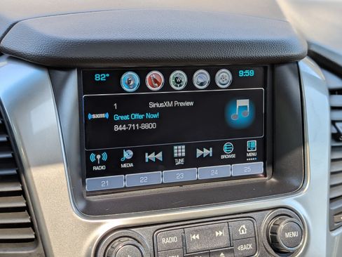 Used 2018 Chevrolet Suburban LT w/ LT Signature Package RWD image 31