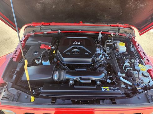 Used 2020 Jeep Wrangler Unlimited Sahara image 9