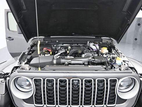 New 2025 Jeep Wrangler Unlimited Sahara w/ Technology Group image 29