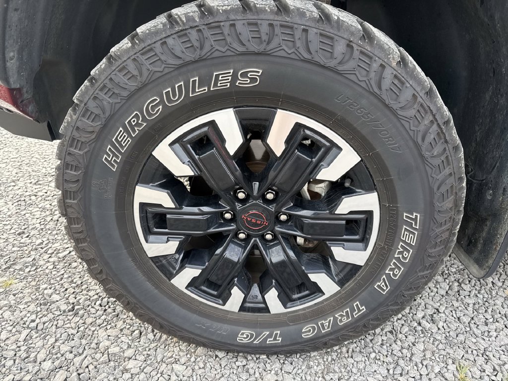 Used 2022 Nissan Frontier PRO-4X AWD/4WD image 8