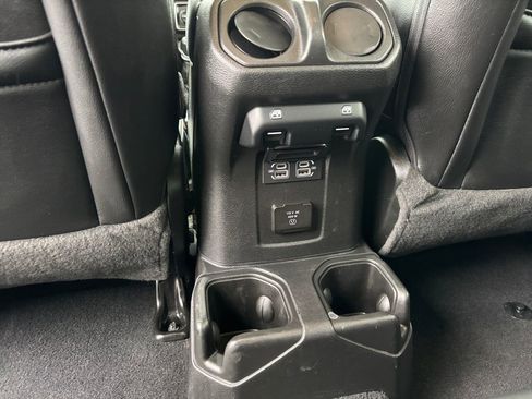 Used 2023 Jeep Gladiator Overland image 35