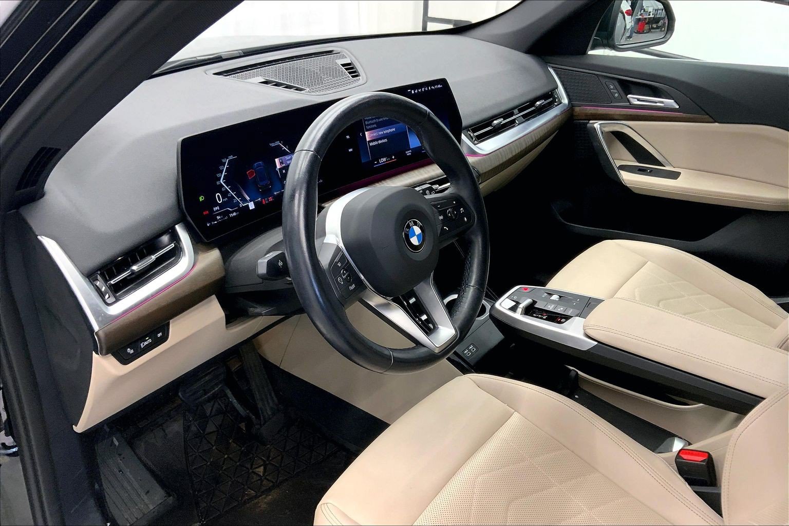 Used 2023 BMW X1 xDrive28i w/ Convenience Package AWD/4WD image 4