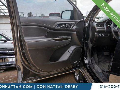 Used 2023 GMC Acadia AT4 w/ Technology Package image 14