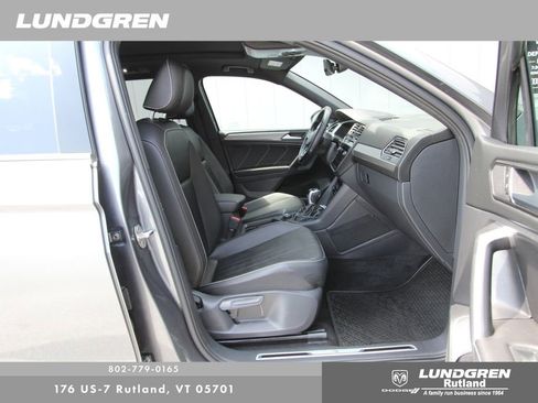 Used 2023 Volkswagen Tiguan SE R-Line image 9