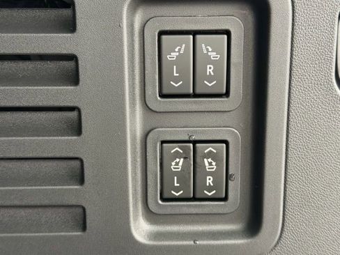 New 2026 Chevrolet Traverse RS w/ LPO, Floor Liner Package image 25