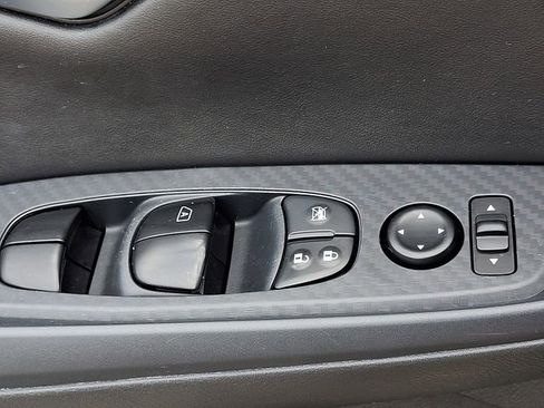 Used 2024 Nissan Sentra SV image 24