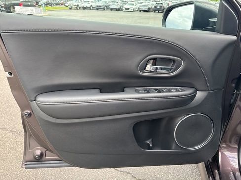 Certified 2020 Honda HR-V Touring image 22
