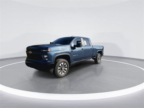 Used 2024 Chevrolet Silverado 2500 Custom w/ Custom Value Package image 5