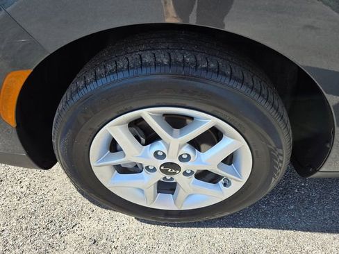 Used 2025 Kia Soul LX w/ LX Technology Package FWD image 22