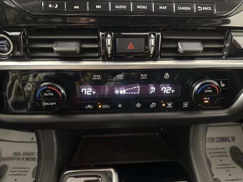 Used 2023 Nissan Pathfinder SL w/ SL Premium Package image 17