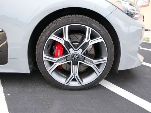 Used 2019 Kia Stinger GT1 image 19