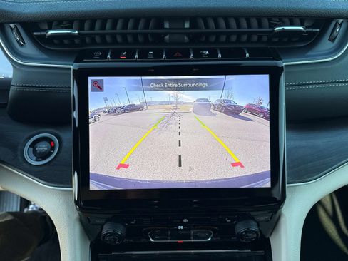 New 2025 Jeep Grand Cherokee Limited AWD/4WD image 25
