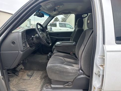 Used 2005 Chevrolet Silverado 1500 LS w/ Light Duty Power Package image 16