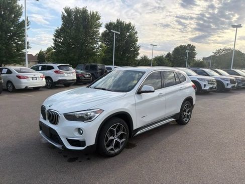 Used 2018 BMW X1 xDrive28i AWD/4WD image 4