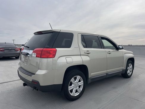 Used 2015 GMC Terrain SLE image 2