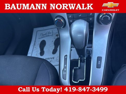 Used 2015 Chevrolet Cruze LT image 25