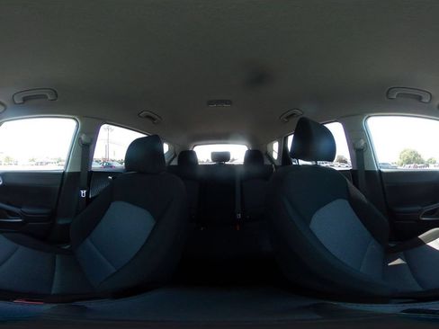 Used 2025 Kia Soul LX w/ LX Technology Package FWD image 40