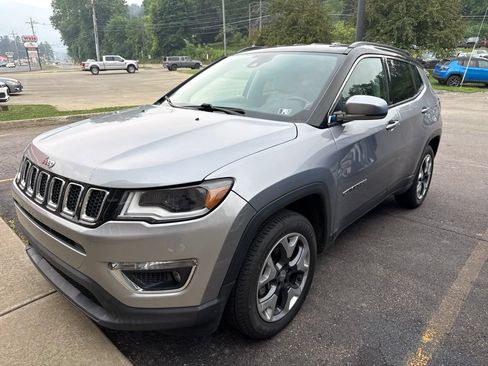 Used 2018 Jeep Compass Limited w/ Navigation Group AWD/4WD image 2