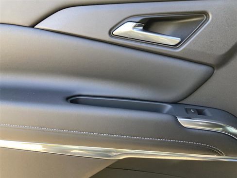 New 2026 Chevrolet Traverse LT image 18