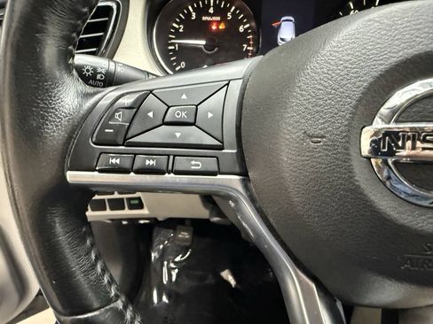 Used 2019 Nissan Rogue Sport FWD image 24