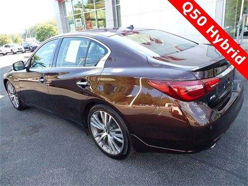 Used 2018 INFINITI Q50 Luxe w/ Cargo Package (L95) image 3