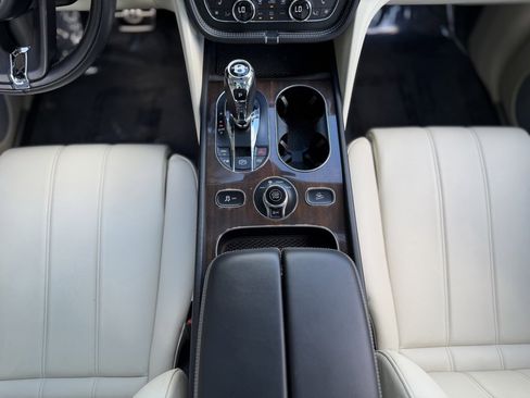 Used 2019 Bentley Bentayga image 49