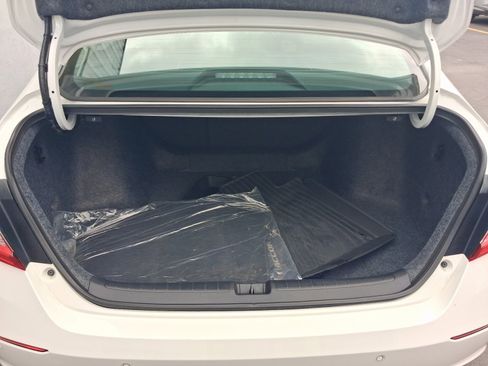 Used 2021 Honda Accord Touring image 25