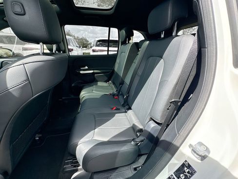 Used 2023 Mercedes-Benz EQB 300 4MATIC image 26