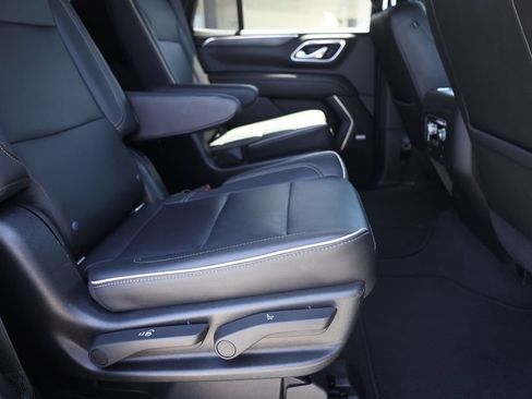 Used 2021 GMC Yukon SLT w/ SLT Premium Package AWD/4WD image 18