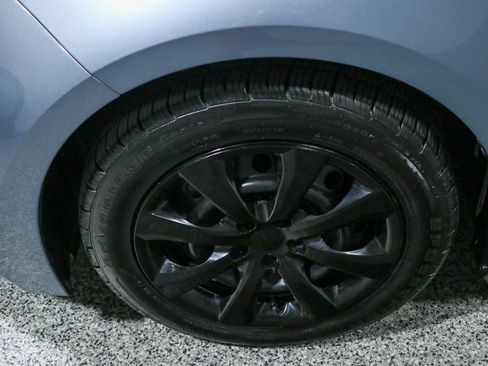 Used 2020 Toyota Corolla LE FWD image 11