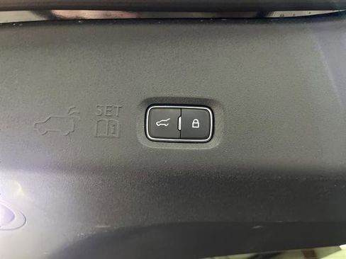 Used 2025 Ford Expedition Max Platinum image 16