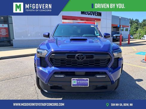 Used 2025 Toyota Tacoma TRD Sport AWD/4WD image 8