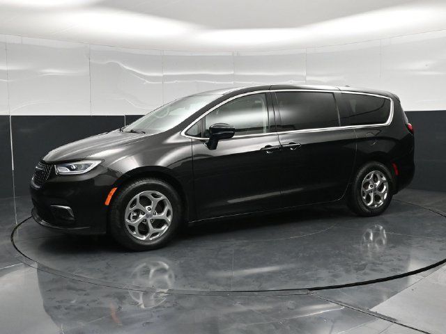 Certified 2024 Chrysler Pacifica Limited FWD image 9