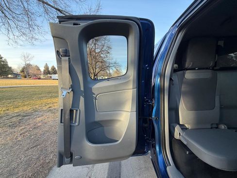 Used 2015 Toyota Tacoma 4x4 Access Cab V6 w/ TRD Sport Package image 20