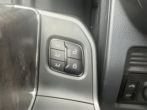 New 2026 Ford F250 Lariat w/ Black Appearance Package image 19