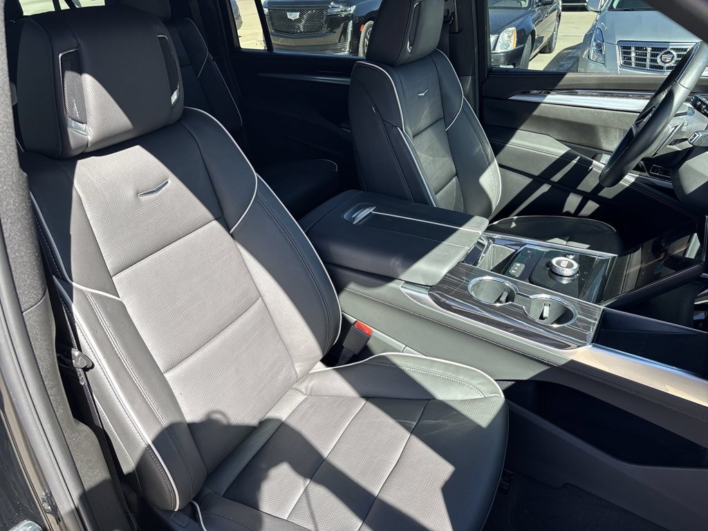 Certified 2026 Cadillac Escalade ESV Sport w/ Touring Package AWD/4WD image 29
