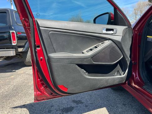 Used 2015 Kia Optima SX image 8