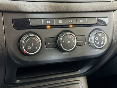 Used 2018 Volkswagen Tiguan Limited w/ Premium Package image 13