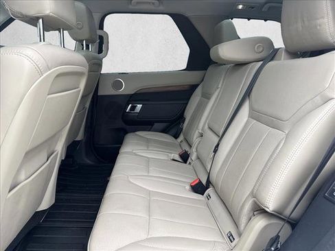 Used 2019 Land Rover Discovery HSE AWD/4WD image 14