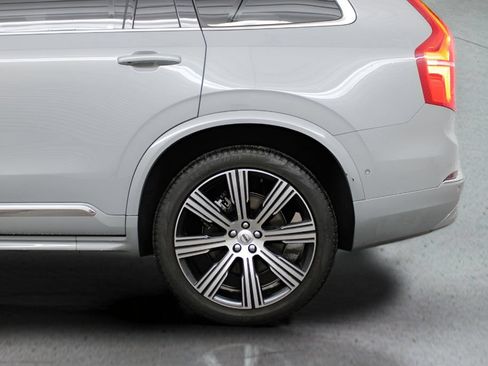 Certified 2024 Volvo XC90 B6 Ultimate w/ Protection Package Premier AWD/4WD image 9