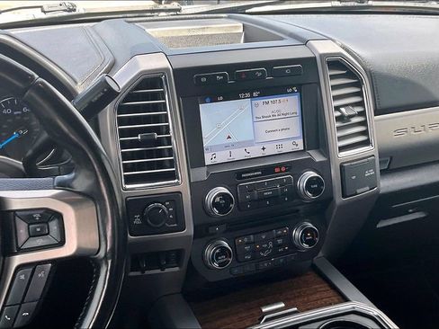 Used 2017 Ford F250 Platinum w/ FX4 Off-Road Package AWD/4WD image 9