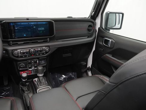 Used 2026 Jeep Wrangler Unlimited Rubicon image 30