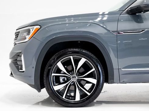 Used 2025 Volkswagen Atlas Cross Sport SEL Premium R-Line AWD/4WD image 29
