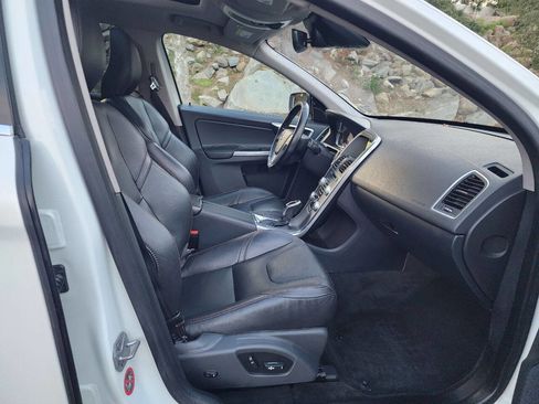 Used 2017 Volvo XC60 T6 Dynamic w/ Climate Package image 13