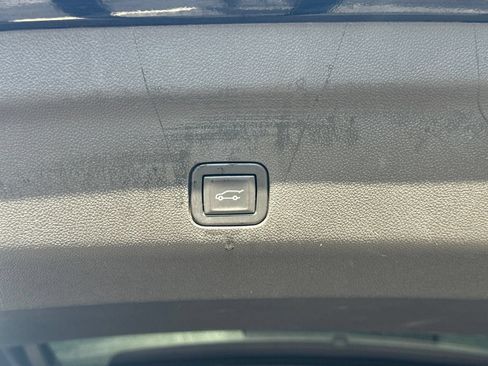 Used 2023 Chevrolet Suburban RST AWD/4WD image 15