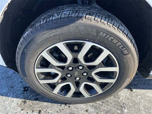 Used 2024 Ford Maverick Lariat image 18