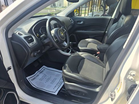 Used 2018 Jeep Compass Latitude w/ Popular Equipment Group image 11